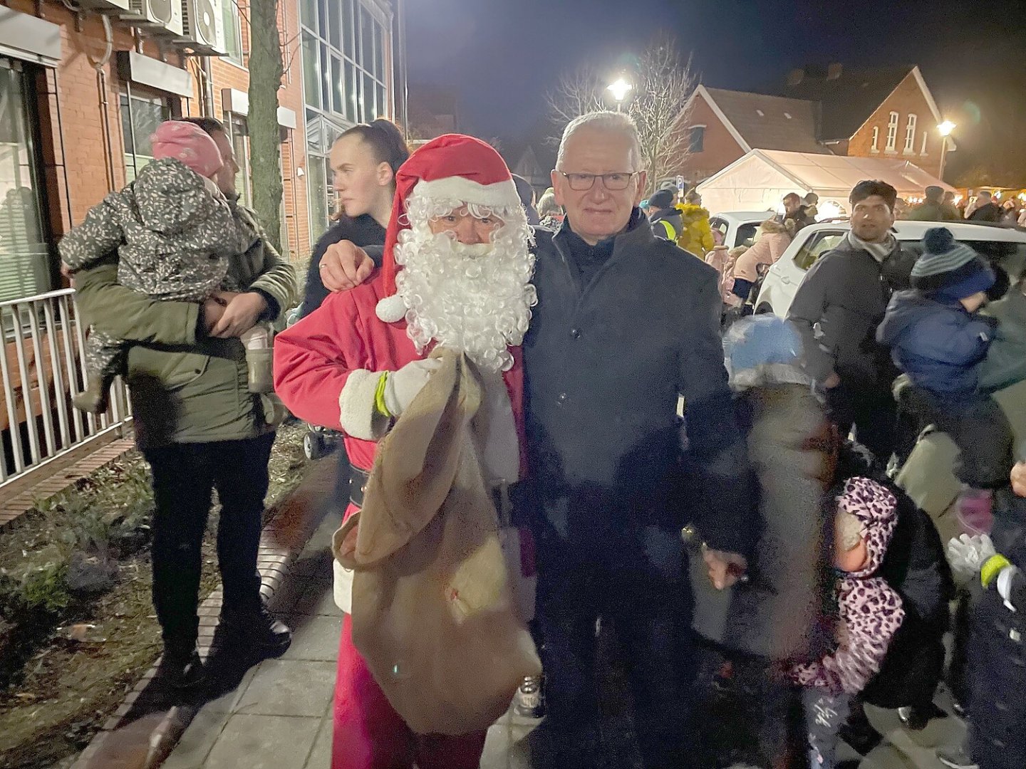 Weihnachtsmarkt Ihrhove gut besucht - Bild 3