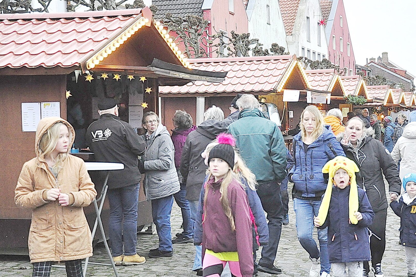 Adventsmarkt Weener am Alten Hafen mit Lichterglanz - Bild 9