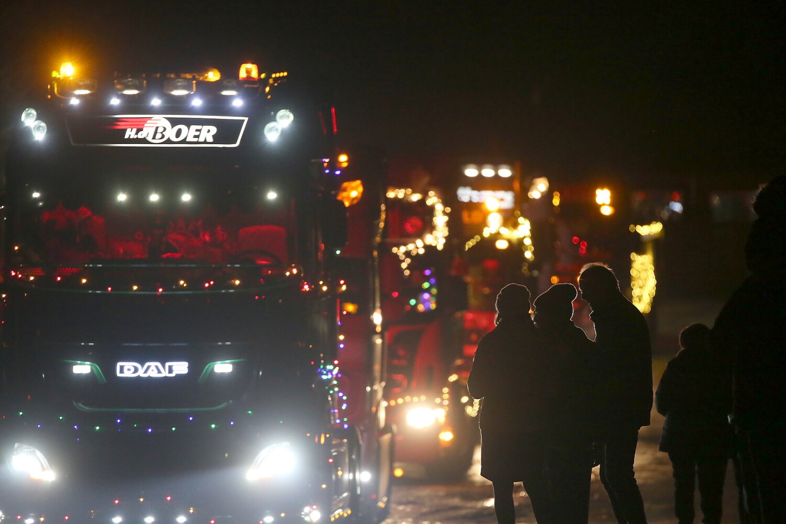 Festlicher Weihnachtskonvoi in Weener - Bild 2