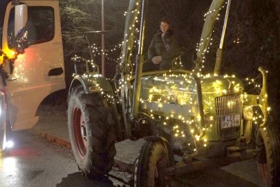 Festlicher Weihnachtskonvoi in Weener - Bild 15