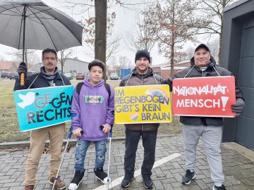 Ostrhauderfehntjer gegen rechts - Bild 2