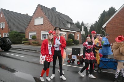 Papenburger Narren trotzen dem Nieselregen - Bild 2