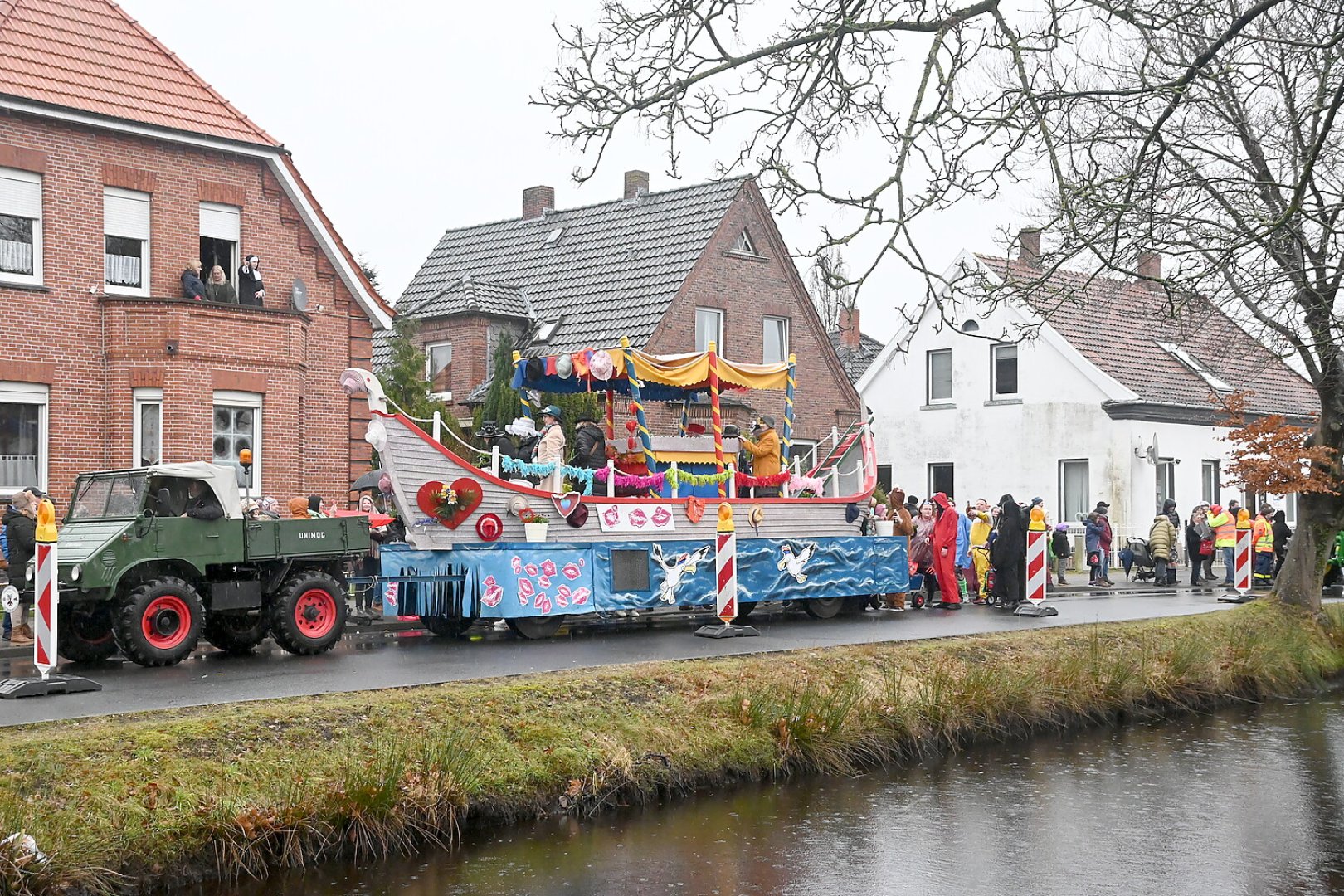 Papenburger Narren trotzen dem Nieselregen - Bild 17