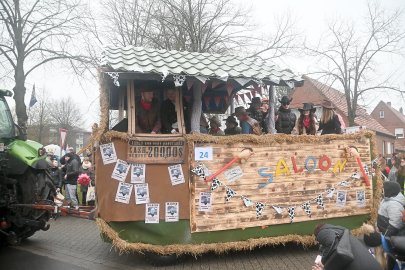 Papenburger Narren trotzen dem Nieselregen - Bild 36