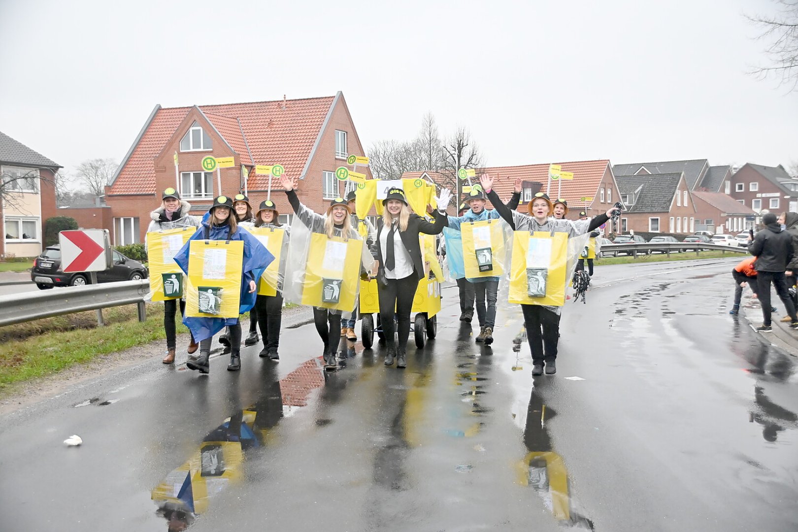 Papenburger Narren trotzen dem Nieselregen - Bild 46