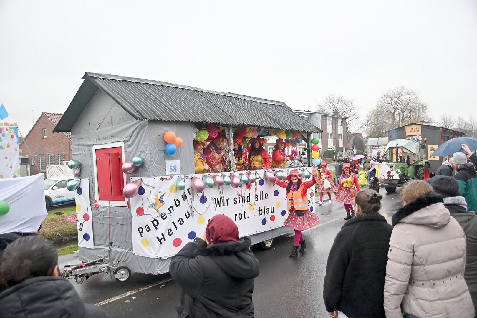 Papenburger Narren trotzen dem Nieselregen - Bild 49