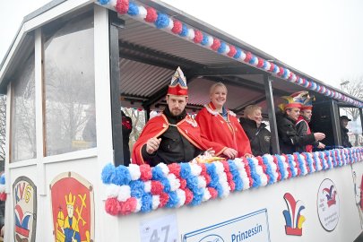 Papenburger Narren trotzen dem Nieselregen - Bild 51