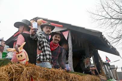 Papenburger Narren trotzen dem Nieselregen - Bild 53