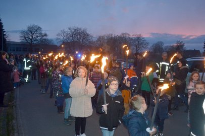 Osterfeuer in Flachsmeer - Bild 7