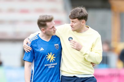 Kickers Emden gewinnt 2:1 in Delmenhorst - Bild 2