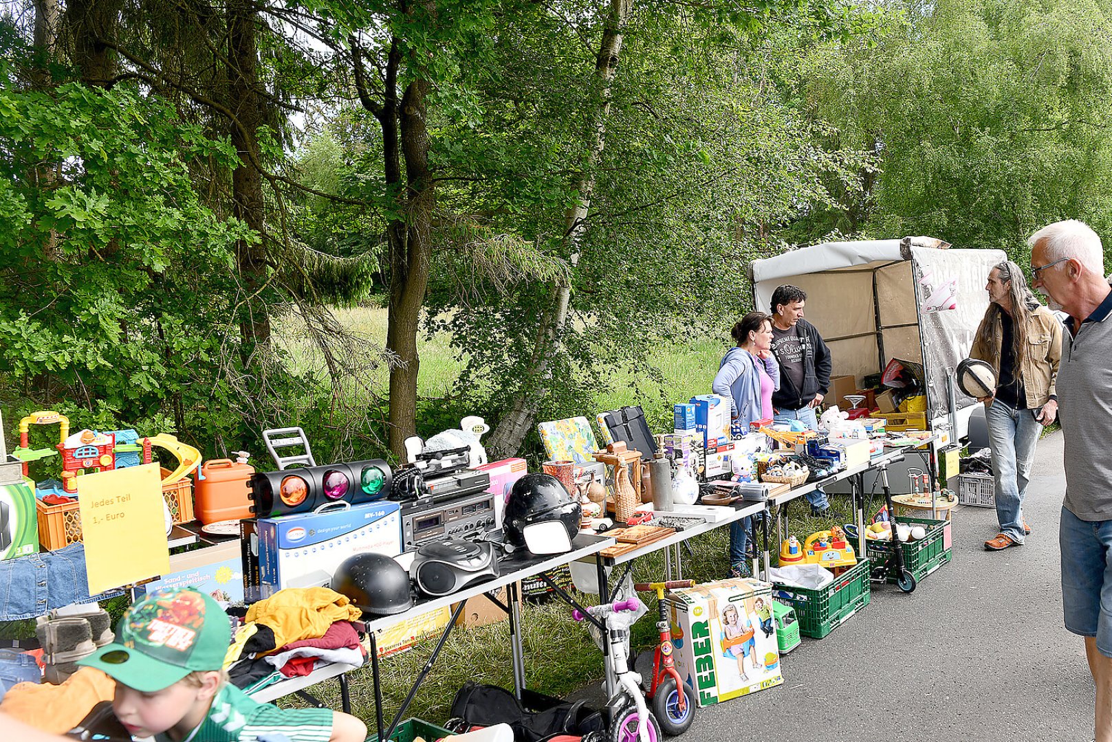 Bummeln und Feilschen beim Flohmarkt in Schwerinsdorf - Bild 19