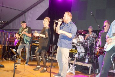 „Wild Fire Party“ in Flachsmeer - Bild 12