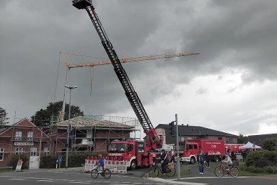 Festmeile zum Feuerwehr-Geburtstag in Flachsmeer - Bild 24