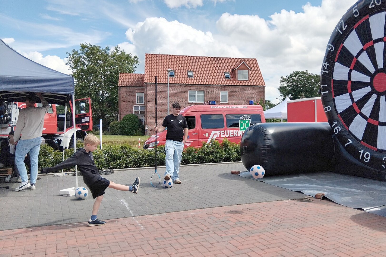 Festmeile zum Feuerwehr-Geburtstag in Flachsmeer - Bild 27