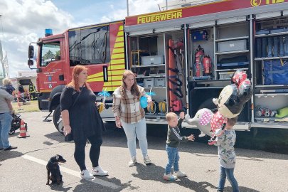 Festmeile zum Feuerwehr-Geburtstag in Flachsmeer - Bild 29