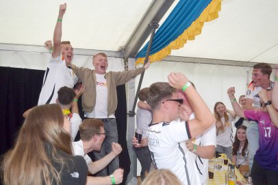 Die besten Bilder vom Public Viewing in Ostfriesland - Bild 20