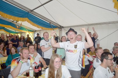 Die besten Bilder vom Public Viewing in Ostfriesland - Bild 29