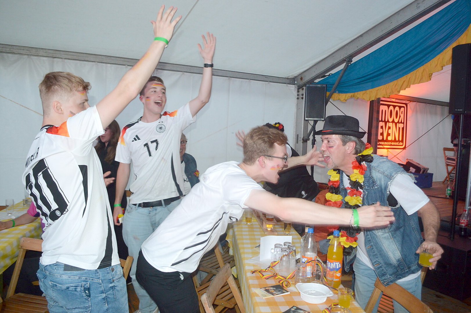 Die besten Bilder vom Public Viewing in Ostfriesland - Bild 30