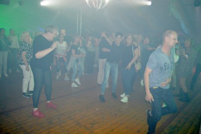 Hunderte feierten auf der Ufo-Revival-Party - Bild 12