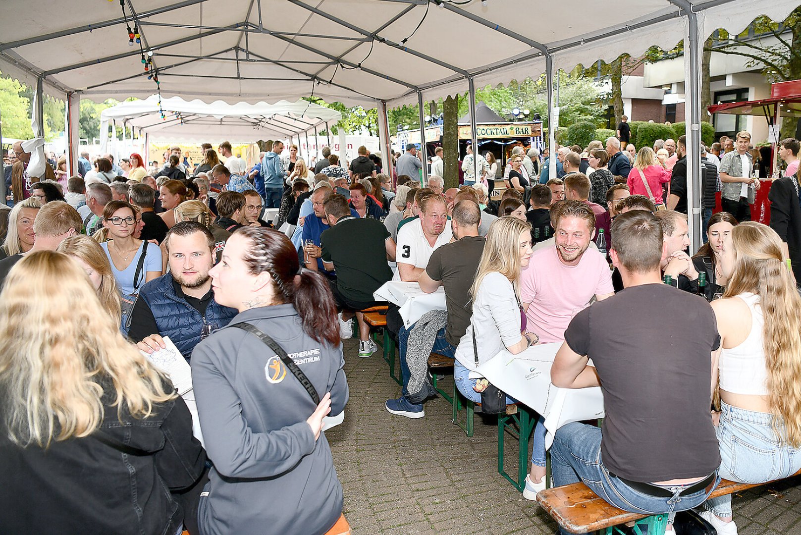 Das Weinfest in Moormerland war gut besucht  - Bild 9