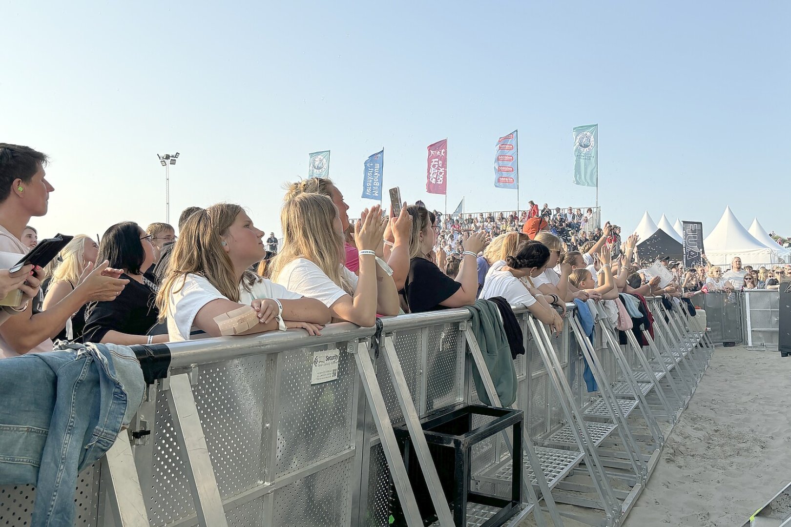 Silbermond auf den Borkumer Beach Days 2024 - Bild 7