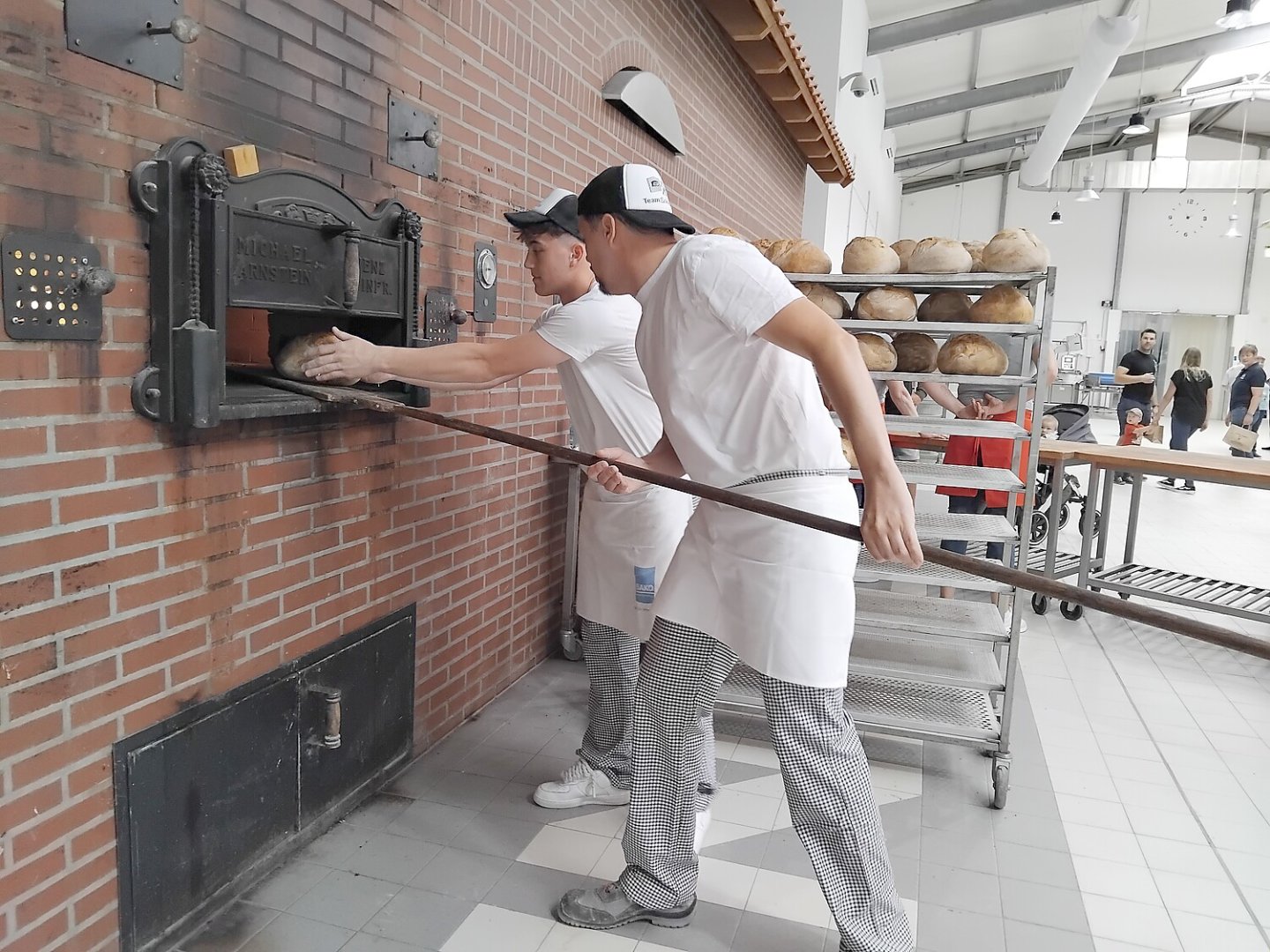 Schaubacken bei Vollkornbäckerei Schulte - Bild 14