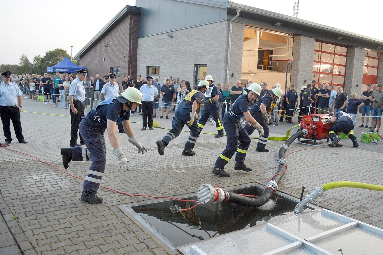 Feuerwehren stellten ihr Können unter Beweis - Bild 1