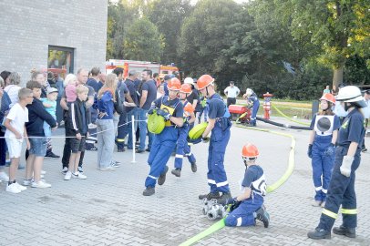 Feuerwehren stellten ihr Können unter Beweis - Bild 16