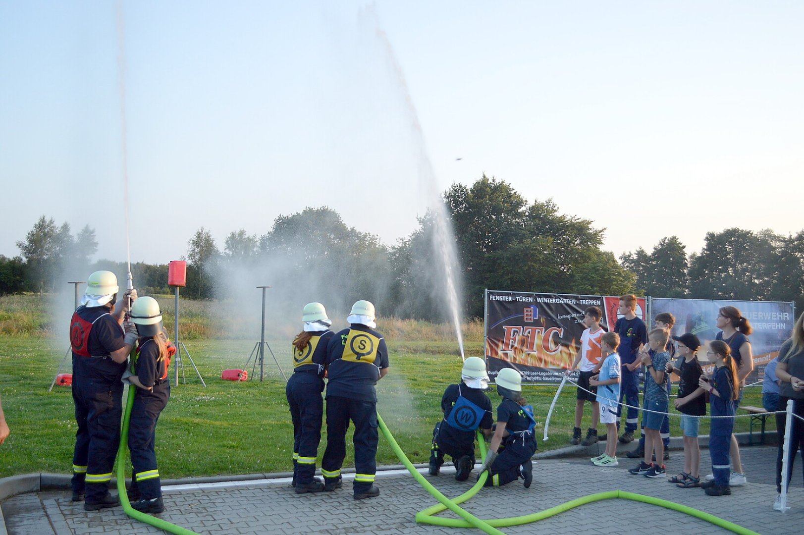 Feuerwehren stellten ihr Können unter Beweis - Bild 18