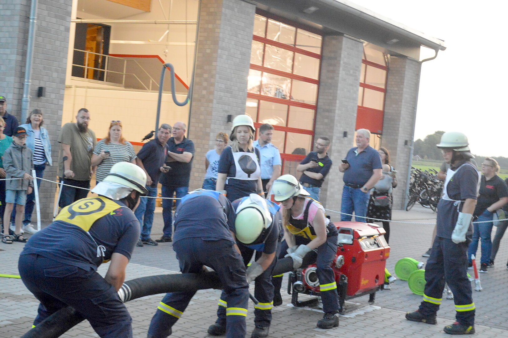 Feuerwehren stellten ihr Können unter Beweis - Bild 20