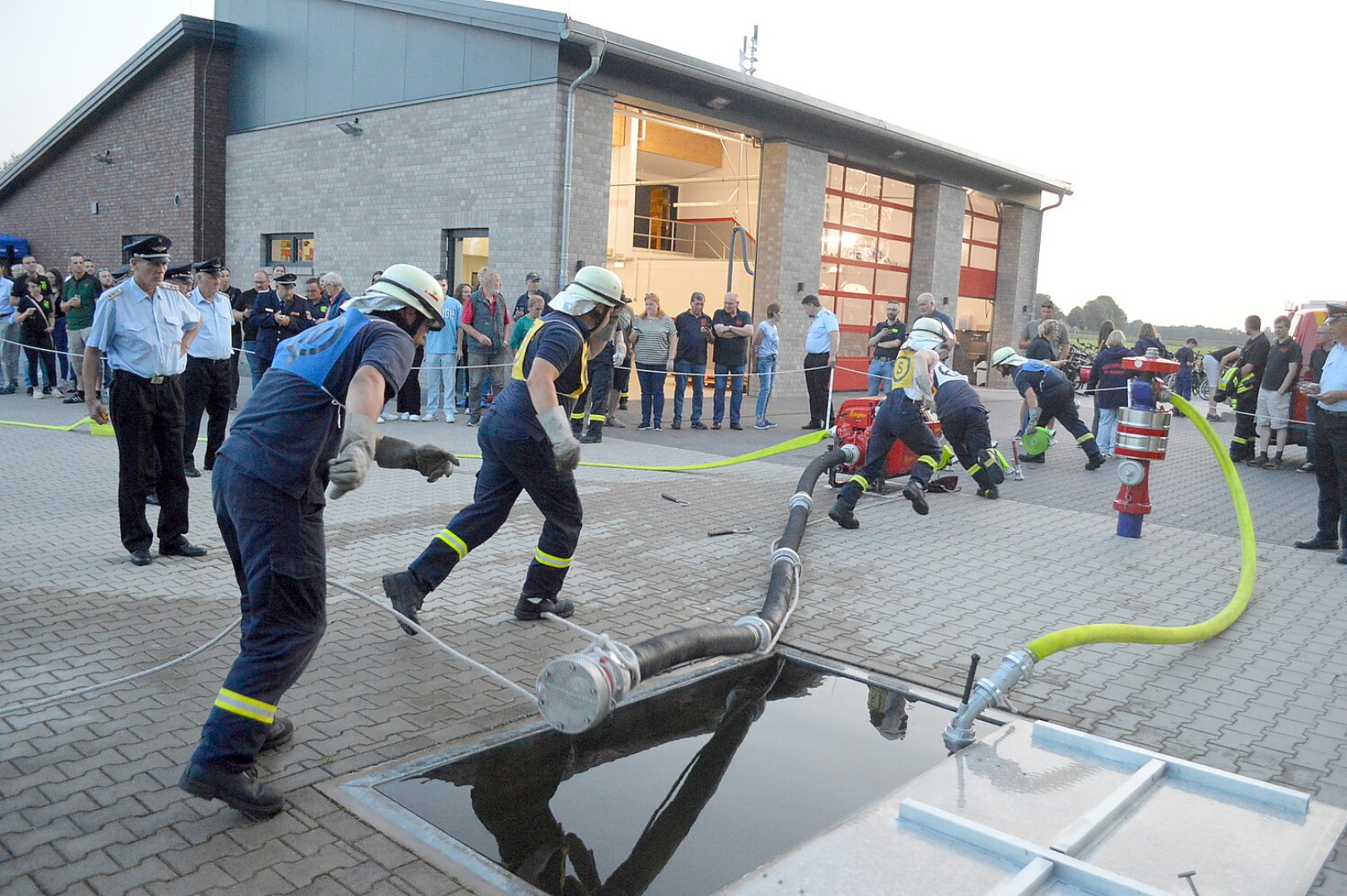 Feuerwehren stellten ihr Können unter Beweis - Bild 21