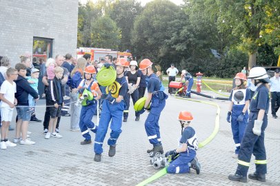 Feuerwehren stellten ihr Können unter Beweis - Bild 27