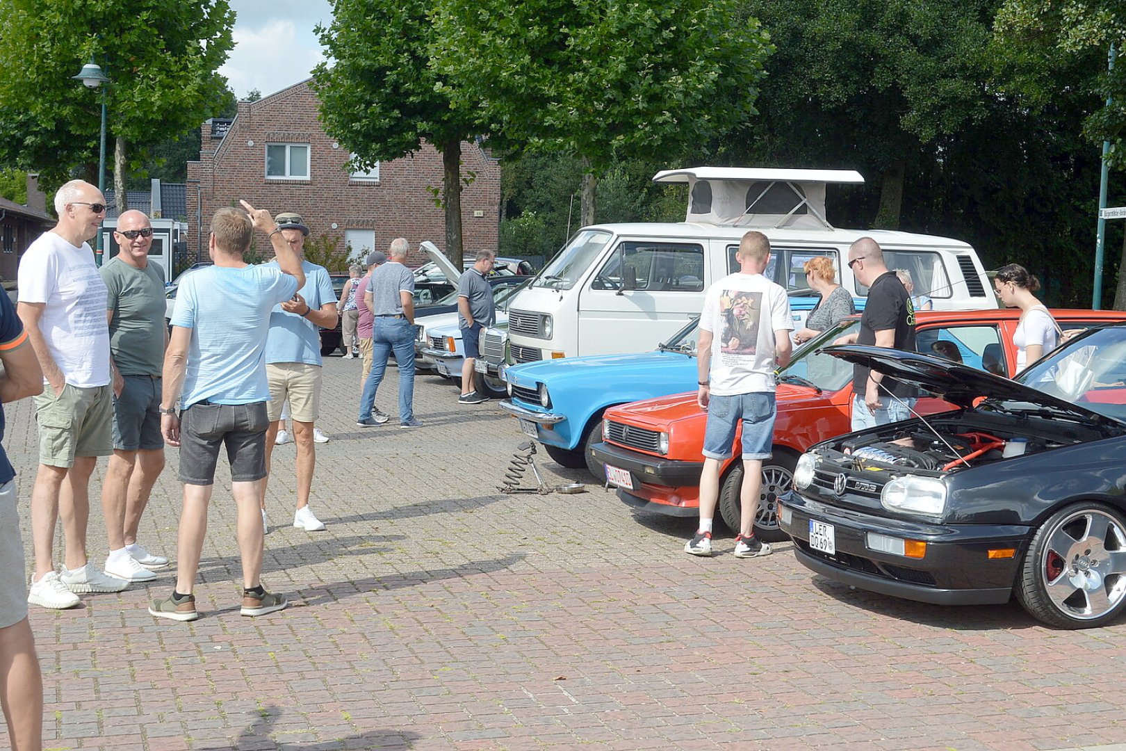 Oldtimer-Treffen in Rhauderfehn - Bild 19