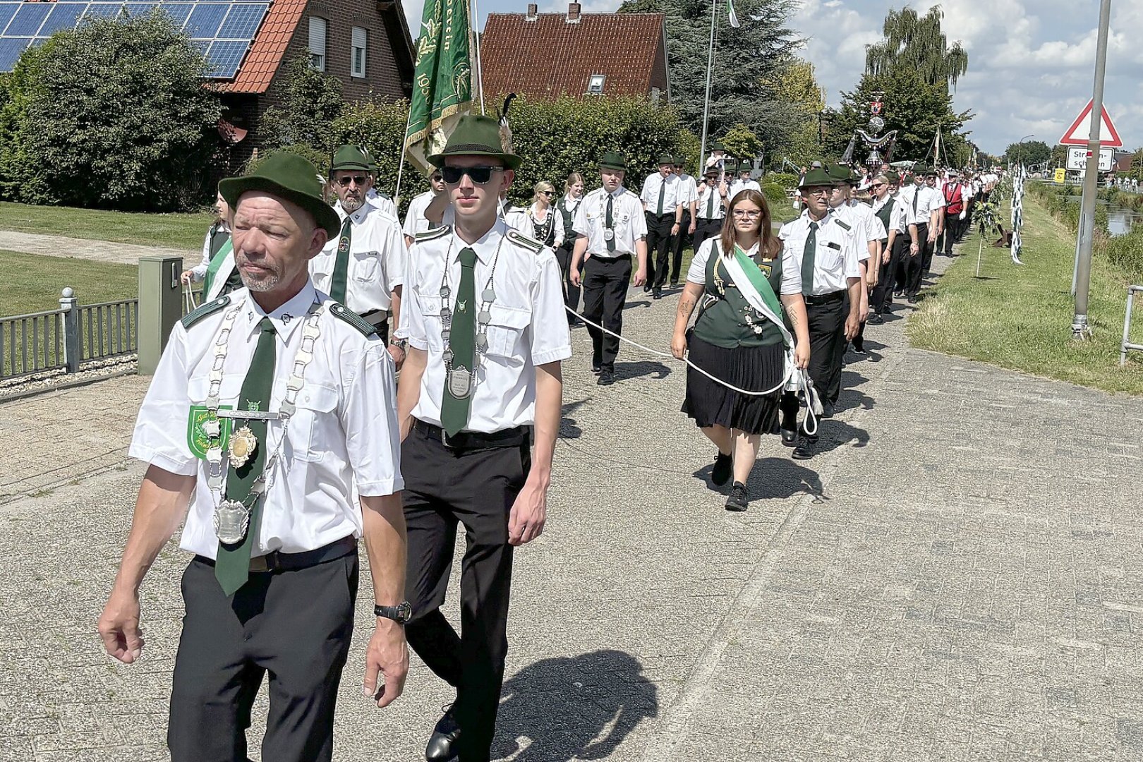 Umzug durch Ostrhauderfehn - Bild 6