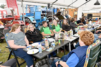 Oldtimertreffen in Veenhusen hat begonnen - Bild 14