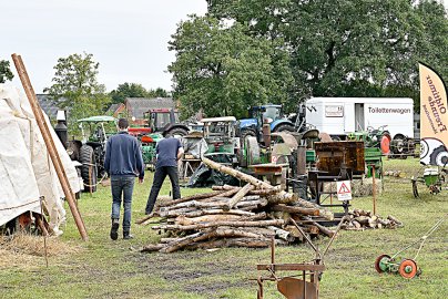 Oldtimertreffen in Veenhusen hat begonnen - Bild 24