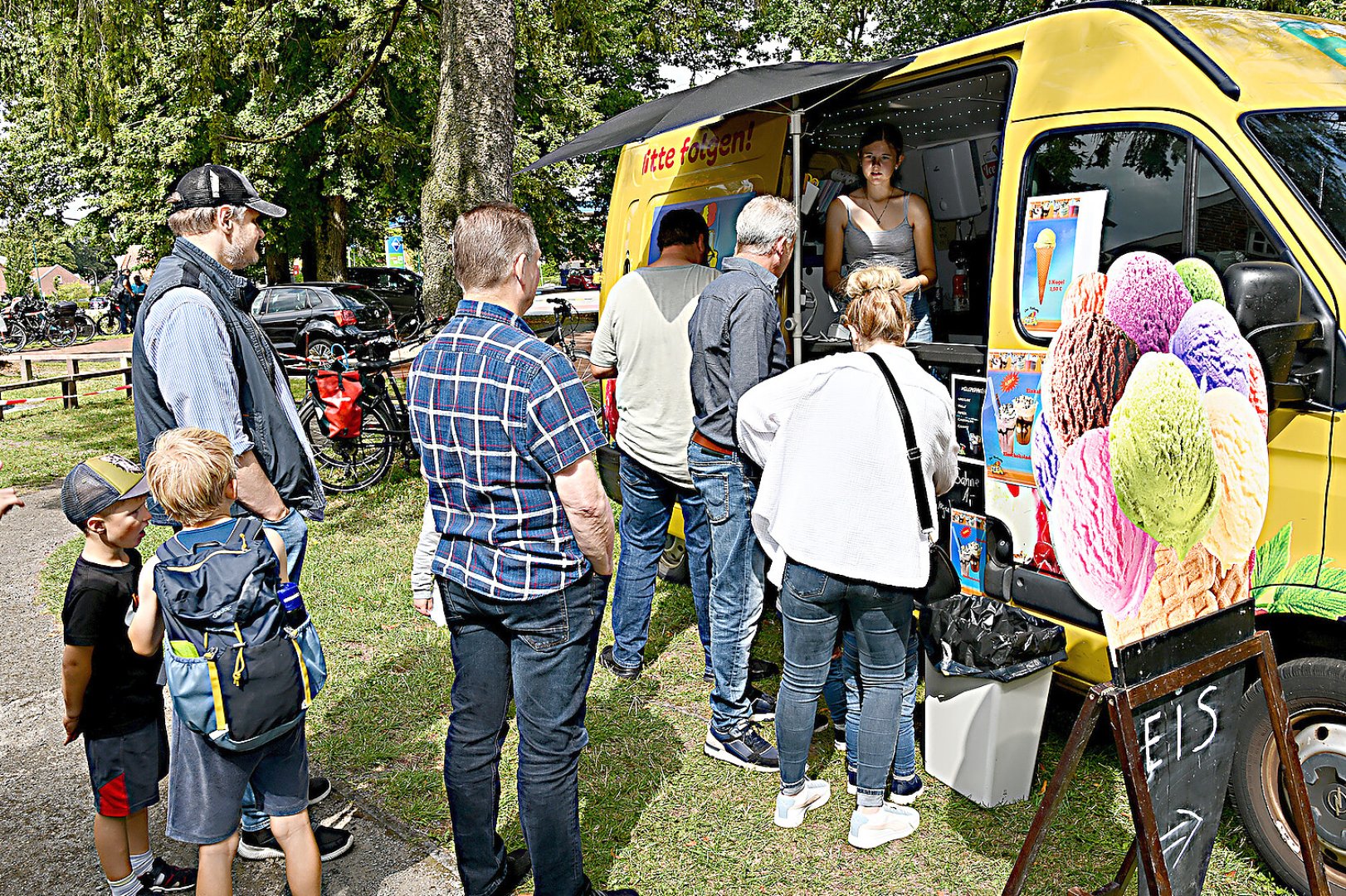 Erster Streetfood-Markt in Hesel gut besucht - Bild 15