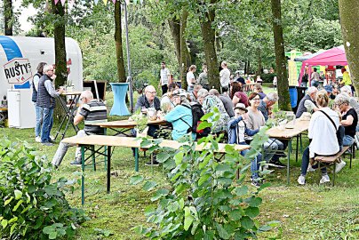 Erster Streetfood-Markt in Hesel gut besucht - Bild 16