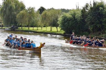 Fesselnde Wettkämpfe beim Drachenbootrennen in Weener - Bild 6