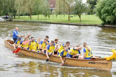 Fesselnde Wettkämpfe beim Drachenbootrennen in Weener - Bild 15