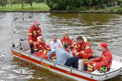 Fesselnde Wettkämpfe beim Drachenbootrennen in Weener - Bild 18