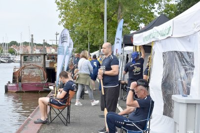 Fesselnde Wettkämpfe beim Drachenbootrennen in Weener - Bild 19