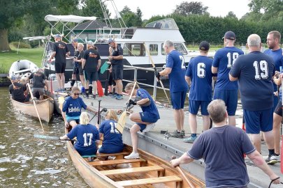 Fesselnde Wettkämpfe beim Drachenbootrennen in Weener - Bild 39