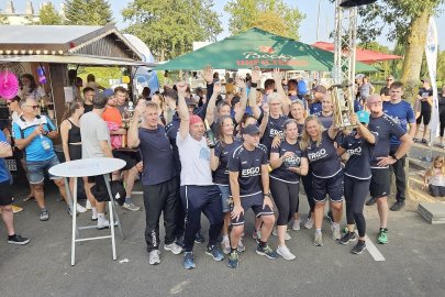 Fesselnde Wettkämpfe beim Drachenbootrennen in Weener - Bild 40