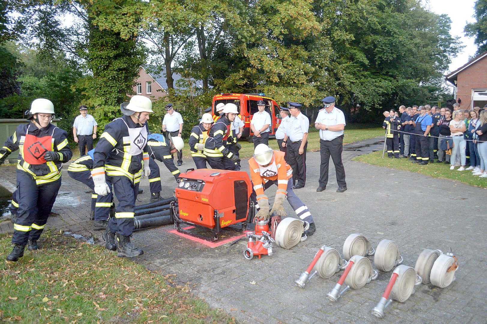 Schnelligkeit war bei den Feuerwehrleuten gefragt - Bild 2