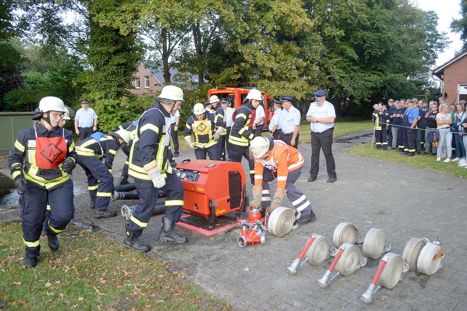 Schnelligkeit war bei den Feuerwehrleuten gefragt - Bild 3