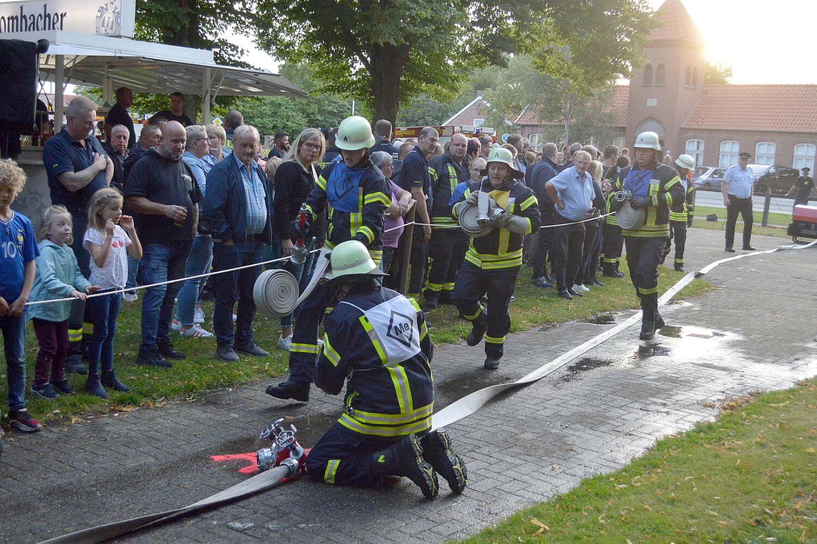 Schnelligkeit war bei den Feuerwehrleuten gefragt - Bild 10