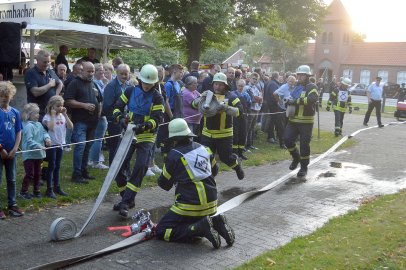 Schnelligkeit war bei den Feuerwehrleuten gefragt - Bild 11