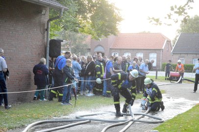 Schnelligkeit war bei den Feuerwehrleuten gefragt - Bild 12