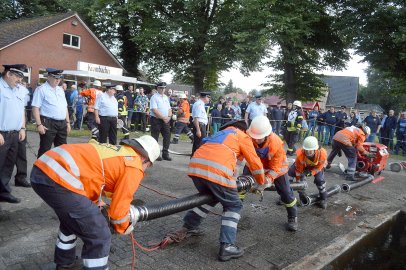 Schnelligkeit war bei den Feuerwehrleuten gefragt - Bild 14